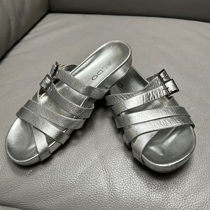 Women Aldo Slip On Flat Silver Strap Sandals, Size 7.5